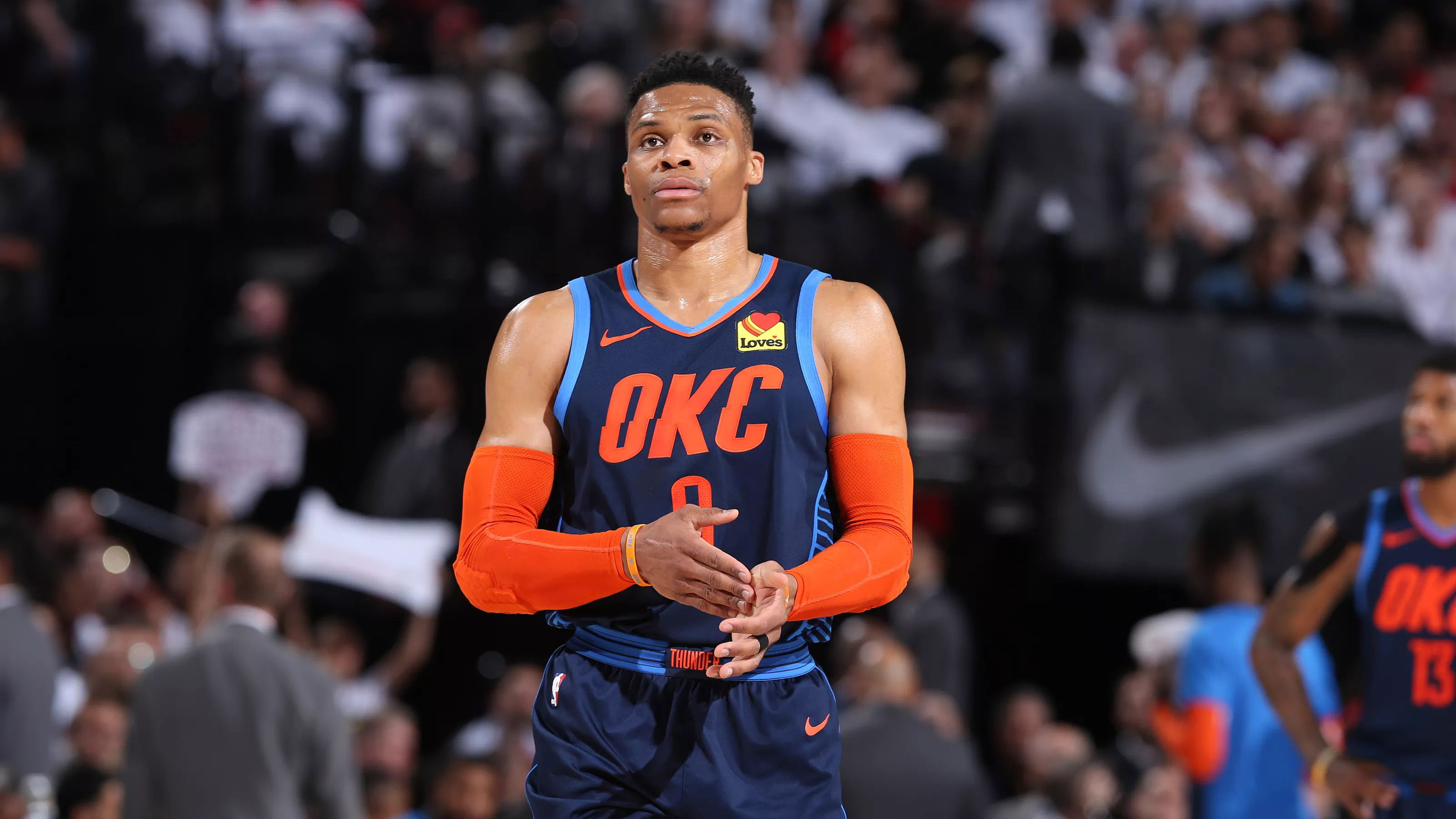 英媒：曼联、曼城和枪手有意布朗，他的解约金不超过5500万欧（英媒：曼联、曼城及阿森纳有意引进布朗，解约金上限约5500万欧）