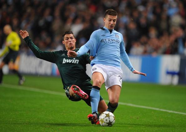 进攻哑火！快船第三节19中5&三分9中1仅得18分（快船第三节手感冰冷：19投5中、三分9投1中，单节仅18分）