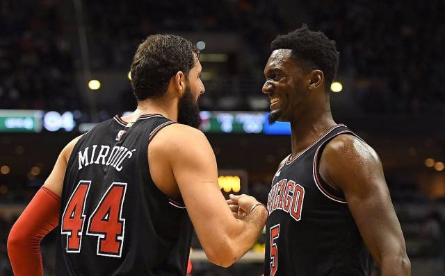 西甲第19轮：姆巴佩2射1传阿诺德助攻+伤退 皇马3-0毕巴距榜首1分（西甲第19轮：姆巴佩2球1助 阿诺德送助攻后伤退 皇马3-0毕巴距榜首仅1分）