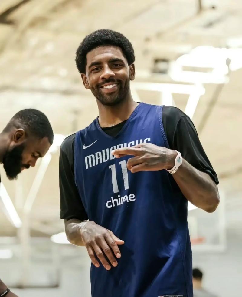 里程碑！哈登超越安德烈·米勒，升至历史助攻榜第12（哈登里程碑之夜：超越安德烈·米勒，历史助攻榜升至第12位）