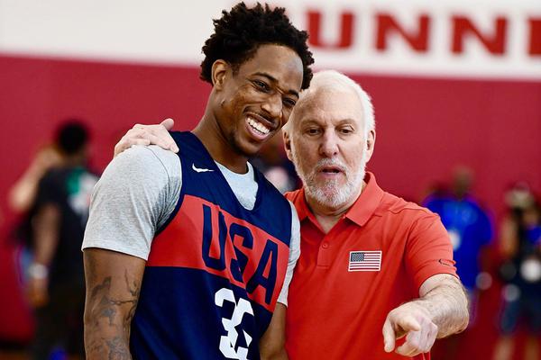 冲突！湖人vs火箭垃圾时间上肘+斗嘴（火爆场面！湖人vs火箭垃圾时间爆发肘击与口角）