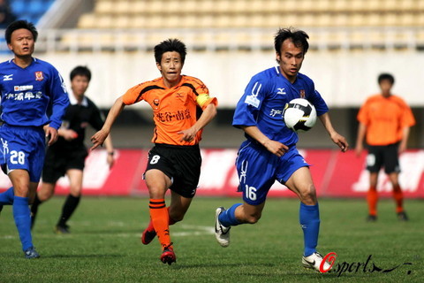 维蒂尼亚是第九位欧冠对英格兰球队戴帽球员，也是葡萄牙首人（维蒂尼亚成欧冠对英格兰队戴帽第9人，葡萄牙球员史上第一）