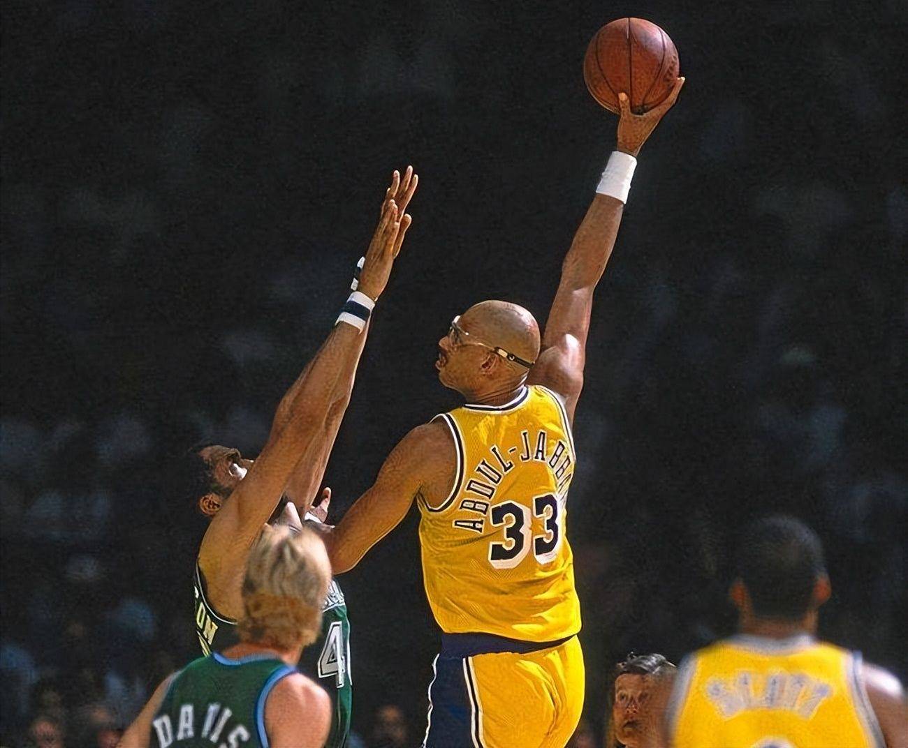 为什么下底传中的战术现在不太多见，比起之前要少很多？（如今下底传中为何日渐稀少？）