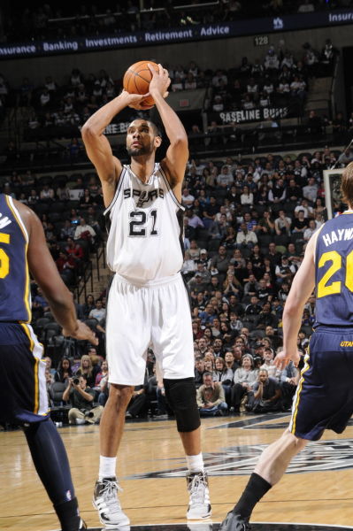 CBA球员伤病更新及赛季影响（CBA伤情速递与赛季走势解读）