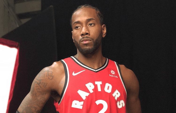 武磊迎34岁生日，个人官博感言：伤痛终将过去，步履始终磊落（34岁生日之际，武磊在官博发声：伤痛终会过去，脚步依旧磊落）