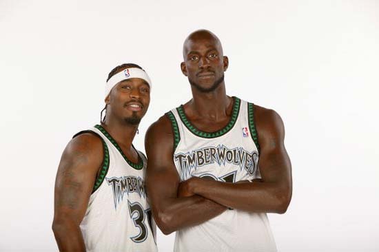 10场0球！米兰亏大了，新援前锋太差劲，身价3500万虚高（10战0球！AC米兰买亏了，新援前锋表现低迷，3500万身价被高估）