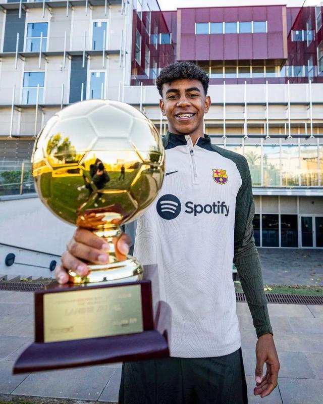 拉米罗：希望和球迷们携手走过低谷；吴少聪发烧需几天恢复（拉米罗：盼与球迷共度低谷；吴少聪发烧预计数日恢复）