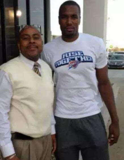 格拉斯纳：拉克鲁瓦会没事的，在六万人面前罚点球并不轻松（格拉斯纳称拉克鲁瓦无碍：六万观众面前主罚点球并不容易）