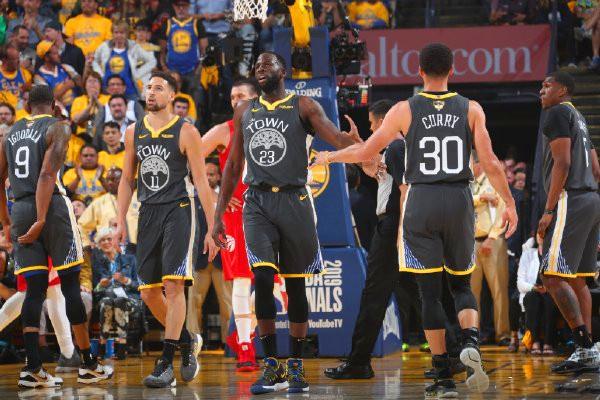 世界第一盘带？看他就够（盘带谁称王？看他就够了）