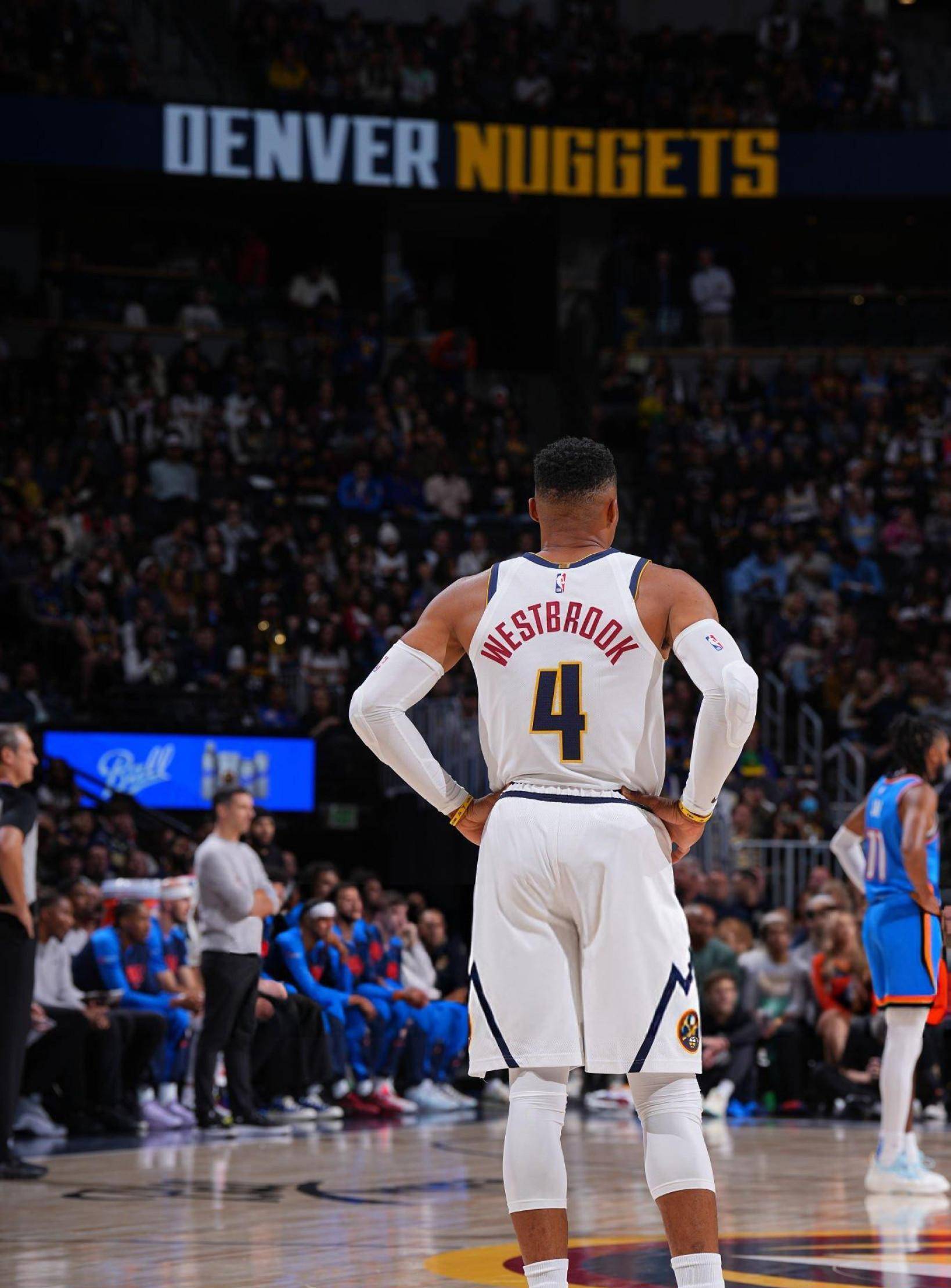 北京潜力赛首发平均年龄30.8岁，方硕年龄最大为35岁（北京潜力赛首发平均年龄30.8岁，35岁的方硕为队内最年长）