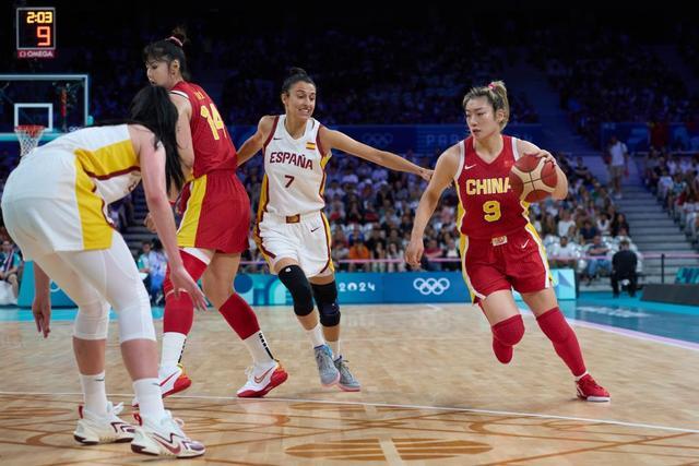 硬解篮球传奇：小迈克尔·波特半场神勇表现（硬核解读篮坛传奇：小迈克尔·波特半场封神）