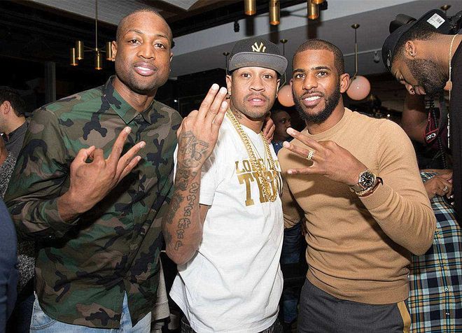 亨利：巴萨防线太差；阿森纳不丢球而拜仁总是进球（亨利：巴萨后防堪忧；阿森纳频频零封，拜仁持续破门）