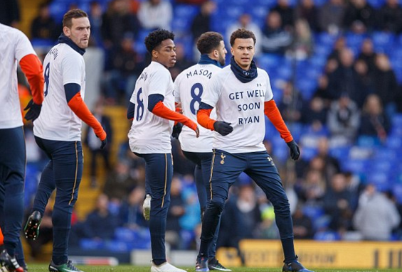 WTT总决赛：王楚钦／孙颖莎战胜印度组合，收获赛事开门红（WTT总决赛：王楚钦／孙颖莎力克印度组合，迎来开门红）