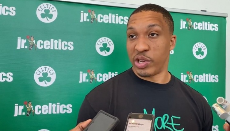 西甲：巴萨主场4-1大胜瓦伦西亚（西甲联赛：巴萨主场4-1力克瓦伦西亚）