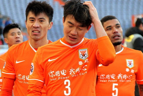 阿诺德全场25次丢失球权，为今年4月以来皇马外场球员单场纪录（阿诺德全场25次丢失球权，创今年4月以来皇马外场球员单场新高）