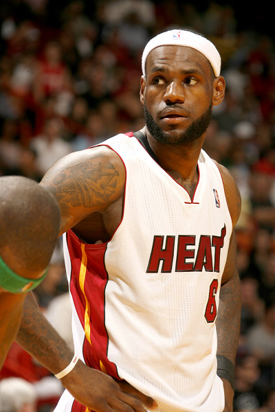 不只“空降”齐达内，腾讯还在“传奇现场”带来了新惊喜（齐达内空降只是开始，腾讯在“传奇现场”惊喜加码）