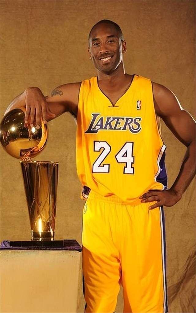 40分钟版本更强！贾明儒新赛季场均17.3分率队3连胜（40分钟全开更凶猛！贾明儒新季场均17.3分助队豪取三连胜）