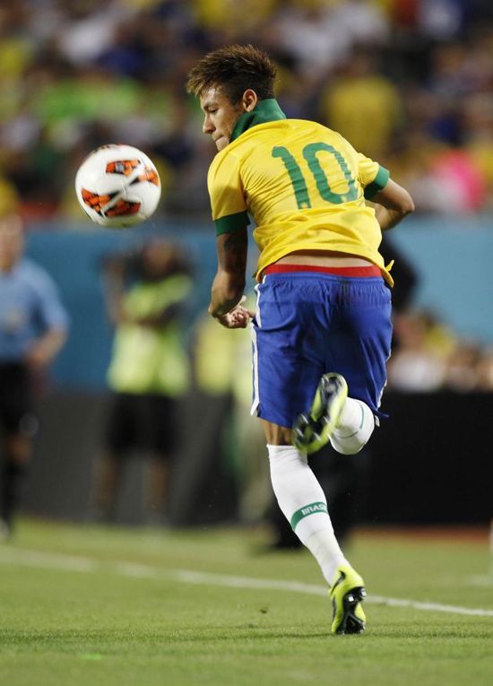 足球欧洲金童奖结果揭晓，新科得主含泪发声（欧洲金童奖揭晓，新晋得主哽咽发声）