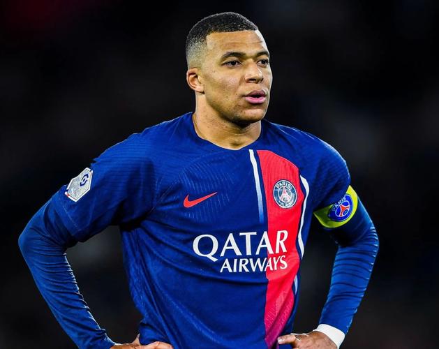 世体：巴萨查出约500起球迷倒卖对阵法兰克福门票的案件（世体：巴萨查获近500起球迷转售对法兰克福之战门票事件）