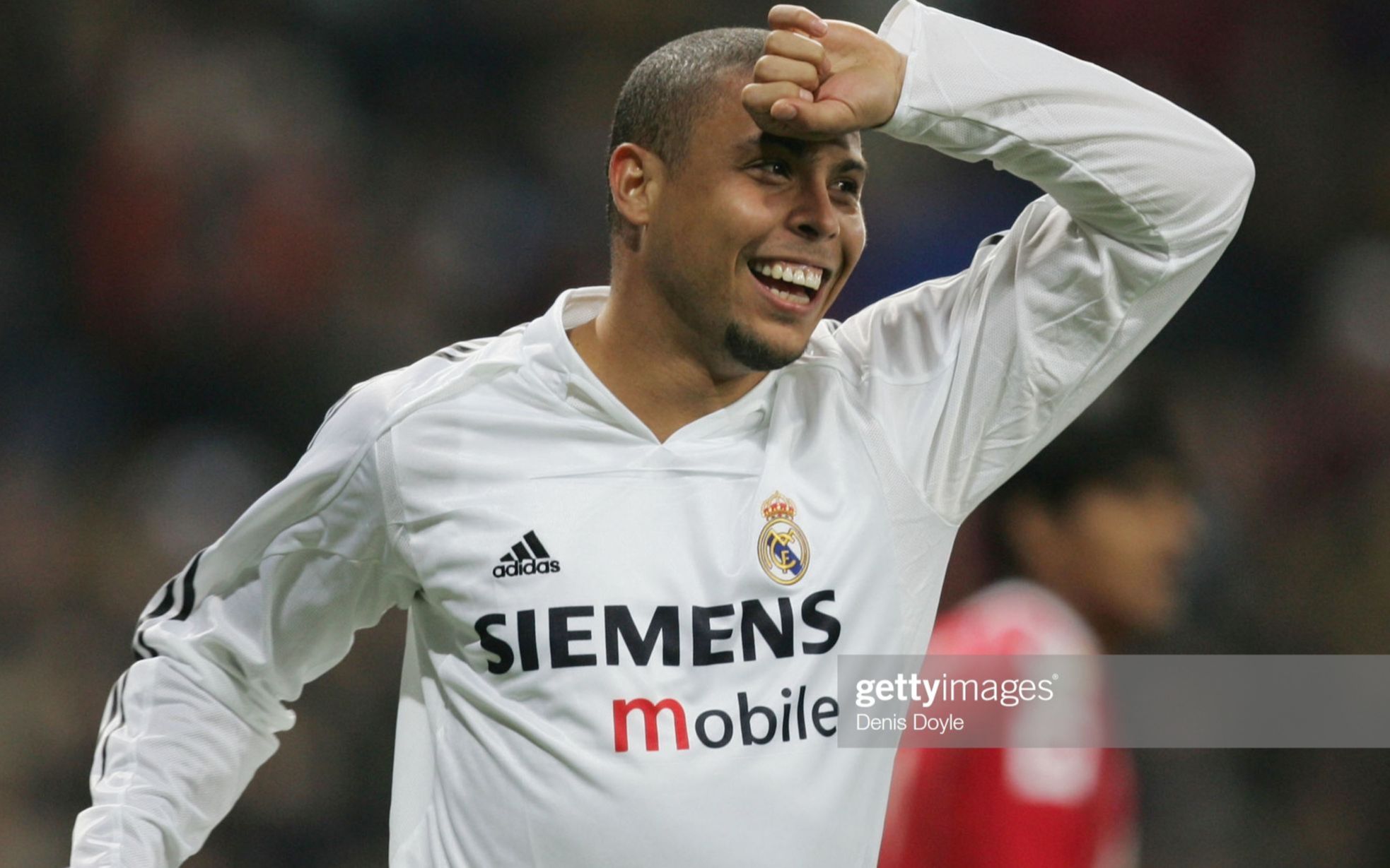 官方：切尔西签下19岁后卫哈托，转会费4418万欧签约至2032年（官宣：切尔西以4418万欧引进19岁后卫哈托，合同至2032年）